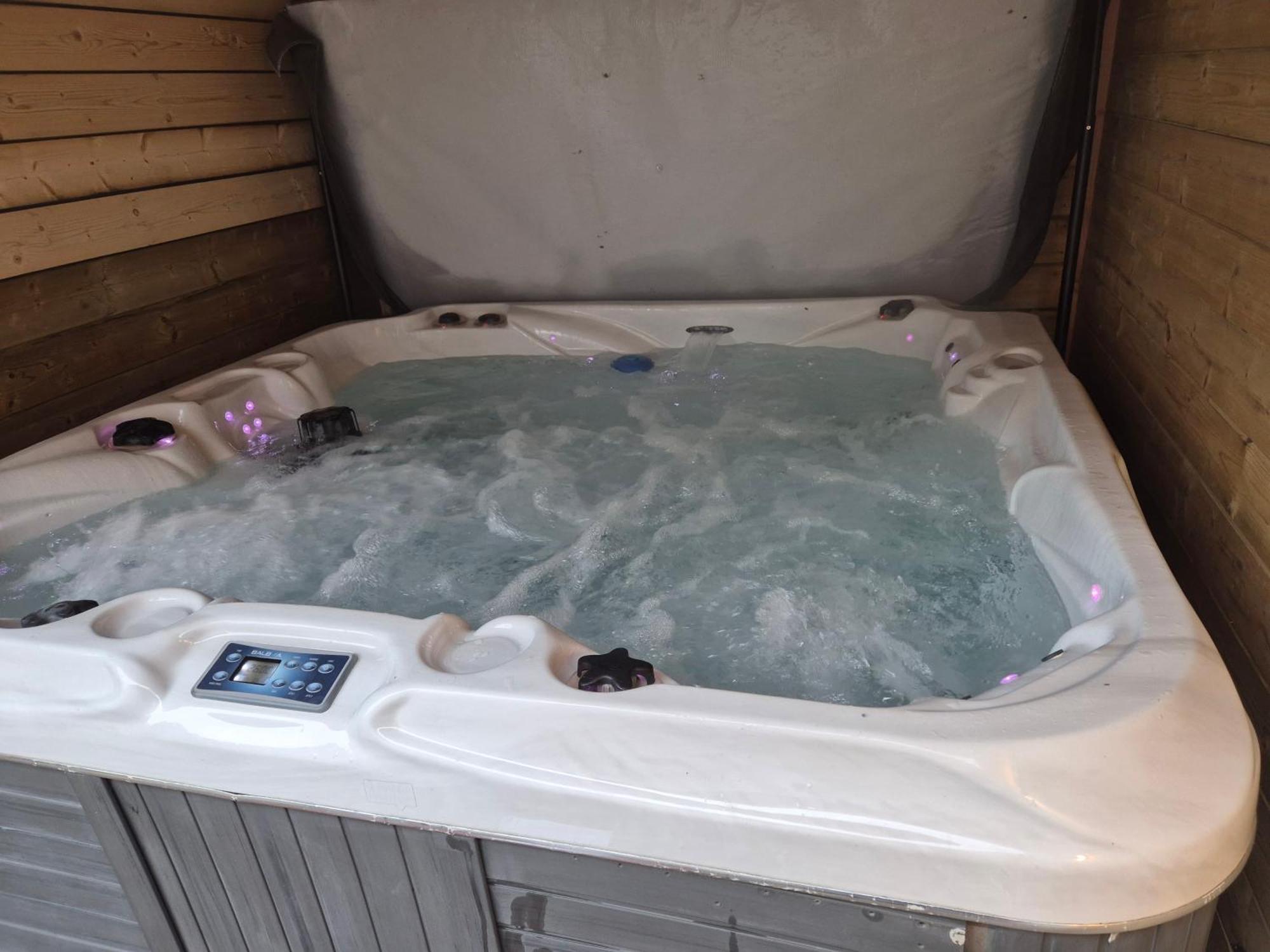 Luxe Boshuisje Met Prive Wellness & Jacuzzi Op De Veluwe Эрмело Экстерьер фото